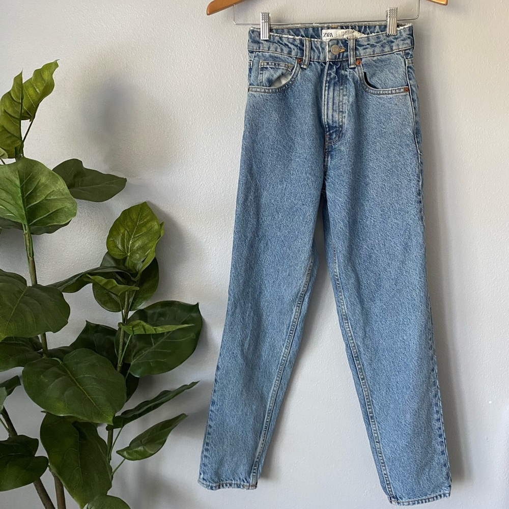 ZARA HIGH WAISTED JEANS
